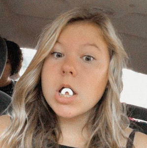 Meet your Posher, Olivia